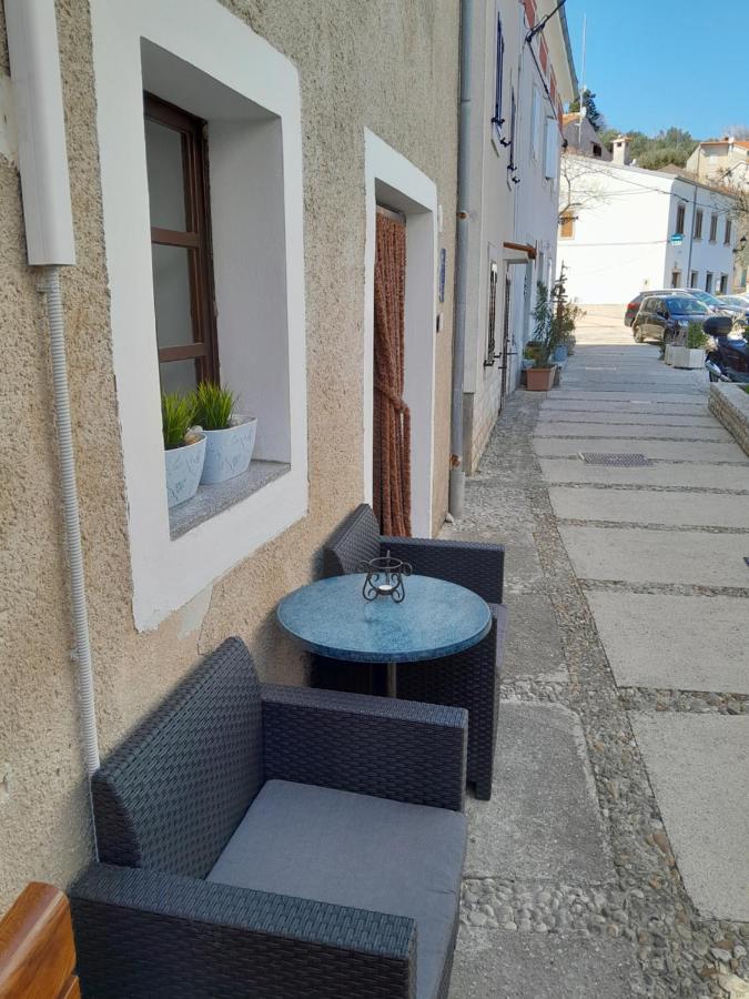 Studio Apartman Nona Angela-Valun Cres Esterno foto